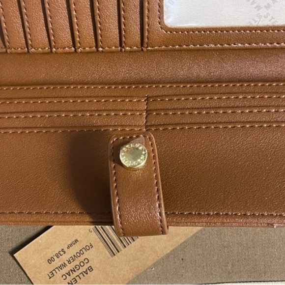 STEVE Madden Wallet 💕 -> Steve Madden Wallet 💕 - Picture 5 of 5